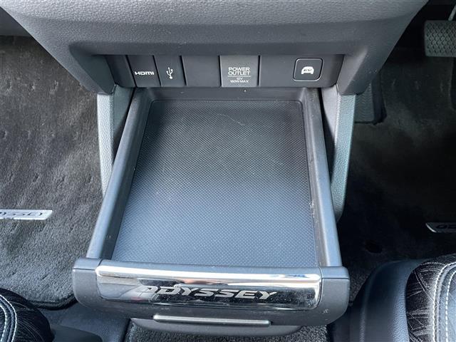 オデッセイハイブリッド ハイブリッドアブソルート・ホンダセンシングEXパック 純正ナビ☆Honda SENSING☆マルチビューカメラ☆純正リアエンターテイメントシステム☆両側パワースライドドア☆前後ドラレコ(PDR800FR)☆外部端子接続:HDMI・USB(23枚目)