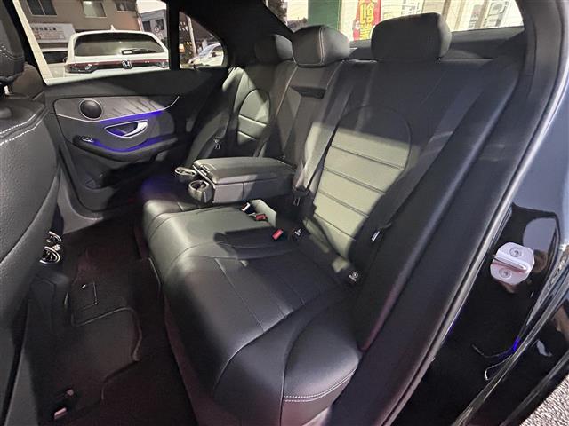 Ｃクラス Ｃ２２０ｄアバンギャルド　ＡＭＧライン　禁煙１オナ革純正ナビＢカメＡＣＣＬＫＡＢＳＭパドル（22枚目）