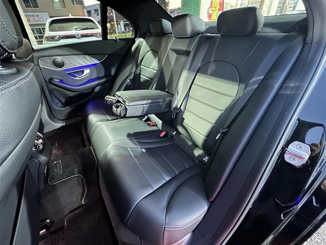 Ｃクラス Ｃ２２０ｄアバンギャルド　ＡＭＧライン　禁煙１オナ革純正ナビＢカメＡＣＣＬＫＡＢＳＭパドル（23枚目）