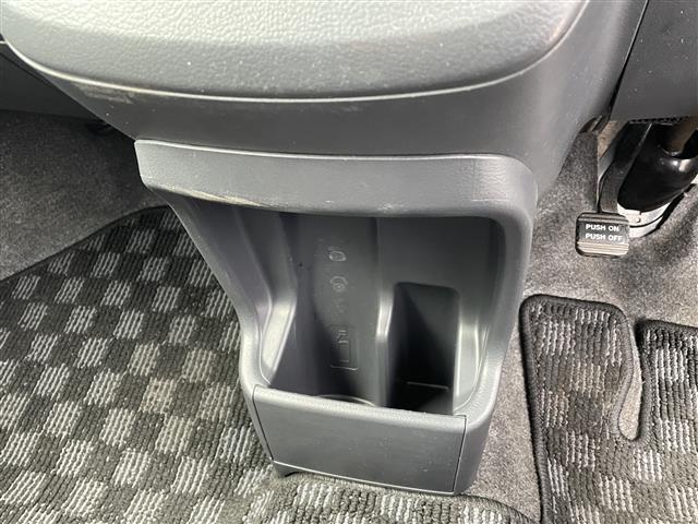 ワゴンRスティングレー X 純正CD/ETC/純正14インチアルミホイール/HIDヘッドライト/フォグランプ/オートライト/チルトステアリング/運転席シートリフター/エンジンプッシュスタート/リアプライバシーガラス/Aストップ(18枚目)