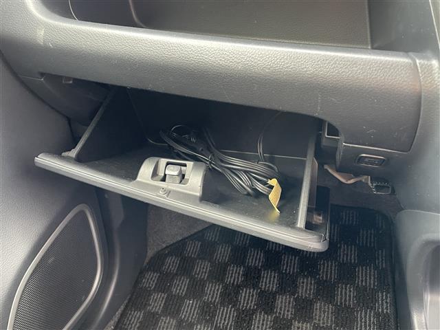 ワゴンRスティングレー X 純正CD/ETC/純正14インチアルミホイール/HIDヘッドライト/フォグランプ/オートライト/チルトステアリング/運転席シートリフター/エンジンプッシュスタート/リアプライバシーガラス/Aストップ(21枚目)