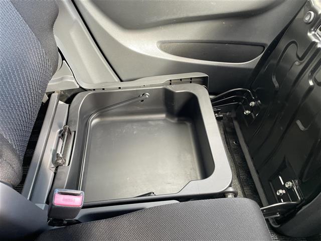 ワゴンRスティングレー X 純正CD/ETC/純正14インチアルミホイール/HIDヘッドライト/フォグランプ/オートライト/チルトステアリング/運転席シートリフター/エンジンプッシュスタート/リアプライバシーガラス/Aストップ(23枚目)