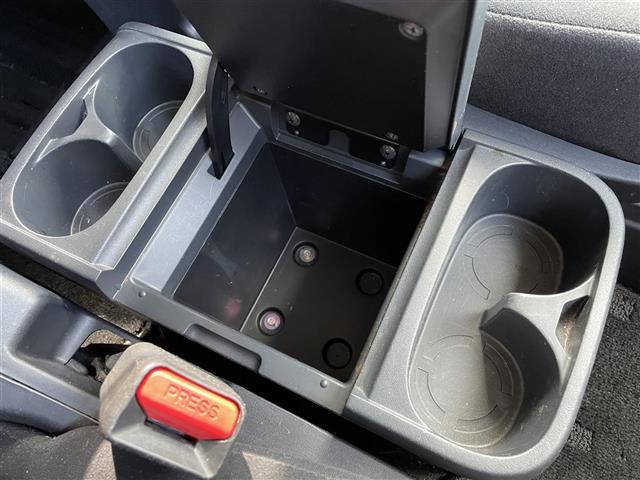 デリカＤ：５ エクシードＩＩ　禁煙１オナＥＴＣ片側ＰＳ社外デジタルミラー付（22枚目）