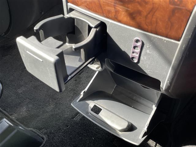 デリカＤ：５ エクシードＩＩ　禁煙１オナＥＴＣ片側ＰＳ社外デジタルミラー付（33枚目）