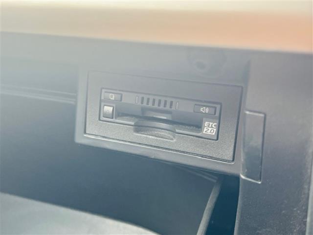 ランドクルーザープラド TX Lパッケージ 70thアニバーサリーリミテッド ホワイトパールクリスタルシャイン◇チルト&スライド電動ムーンルーフ◇ルーフレール(専用ピアノブラック塗装)◇純正ナビ◇マルチテレインモニター◇ビルドインETC2.0◇電子インナーミラー◇リフトアップ(22枚目)