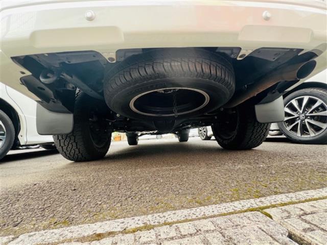 ランドクルーザープラド TX Lパッケージ 70thアニバーサリーリミテッド ホワイトパールクリスタルシャイン◇チルト&スライド電動ムーンルーフ◇ルーフレール(専用ピアノブラック塗装)◇純正ナビ◇マルチテレインモニター◇ビルドインETC2.0◇電子インナーミラー◇リフトアップ(38枚目)