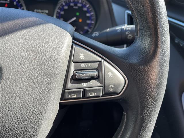 スカイライン ３５０ＧＴ　ハイブリッド　タイプＰ　ブラックレザーシート／メーカーメモリナビ／フルセグ／ＤＶＤ／ＢＴオーディオ／全方位カメラ／純正１７インチアルミホイール／レーダークルーズコントロール／ドライブレコーダー／前後クリアランスソナー（15枚目）