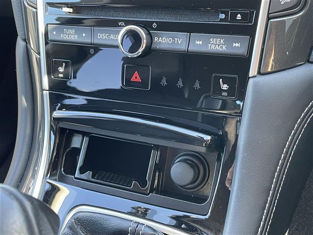 スカイライン ３５０ＧＴ　ハイブリッド　タイプＰ　ブラックレザーシート／メーカーメモリナビ／フルセグ／ＤＶＤ／ＢＴオーディオ／全方位カメラ／純正１７インチアルミホイール／レーダークルーズコントロール／ドライブレコーダー／前後クリアランスソナー（25枚目）