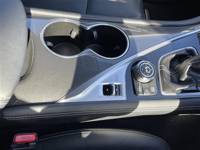 スカイライン ３５０ＧＴ　ハイブリッド　タイプＰ　ブラックレザーシート／メーカーメモリナビ／フルセグ／ＤＶＤ／ＢＴオーディオ／全方位カメラ／純正１７インチアルミホイール／レーダークルーズコントロール／ドライブレコーダー／前後クリアランスソナー（26枚目）