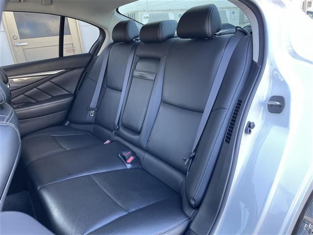 スカイライン ３５０ＧＴ　ハイブリッド　タイプＰ　ブラックレザーシート／メーカーメモリナビ／フルセグ／ＤＶＤ／ＢＴオーディオ／全方位カメラ／純正１７インチアルミホイール／レーダークルーズコントロール／ドライブレコーダー／前後クリアランスソナー（35枚目）