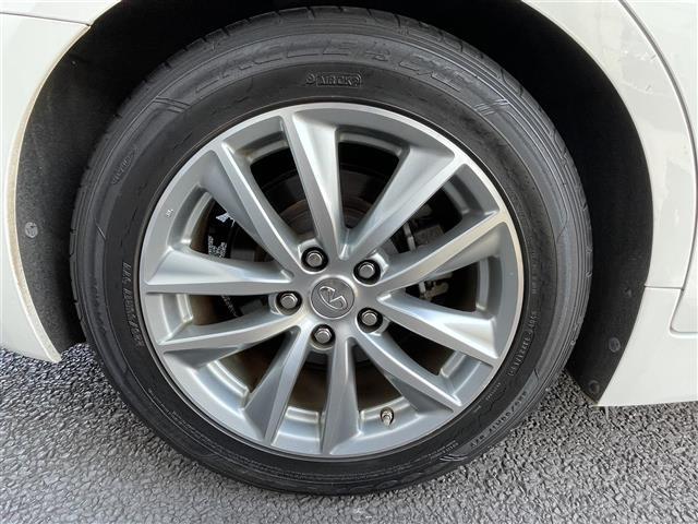 スカイライン ３５０ＧＴ　ハイブリッド　タイプＰ　ブラックレザーシート／メーカーメモリナビ／フルセグ／ＤＶＤ／ＢＴオーディオ／全方位カメラ／純正１７インチアルミホイール／レーダークルーズコントロール／ドライブレコーダー／前後クリアランスソナー（39枚目）