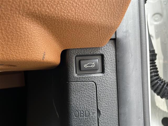 ３シリーズ ３１８ｉツーリング　ラグジュアリー　純正ナビ・Ｂｌｕｅｔｏｏｔｈ・ＣＤ／ＤＶＤ・バックモニター・ＥＴＣ・茶色レザーシート・パワーシート・シートヒーター・プッシュスタート・（20枚目）