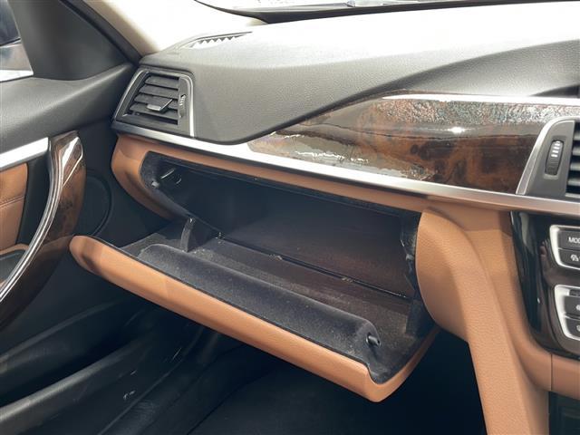 ３シリーズ ３１８ｉツーリング　ラグジュアリー　純正ナビ・Ｂｌｕｅｔｏｏｔｈ・ＣＤ／ＤＶＤ・バックモニター・ＥＴＣ・茶色レザーシート・パワーシート・シートヒーター・プッシュスタート・（30枚目）