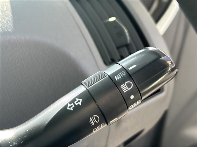 プリウスアルファ S 純正7インチナビ/TV/Bluetoothオーディオ/CD/DVD/バックカメラ/クルーズコントロール/スマートキー/オートライト/純正フロアマット(10枚目)