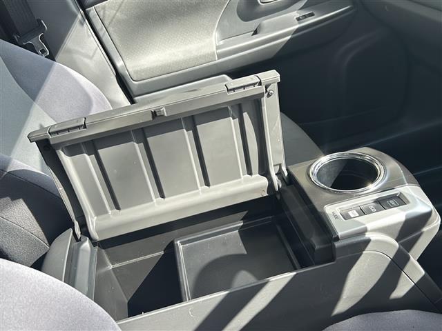 プリウスアルファ S 純正7インチナビ/TV/Bluetoothオーディオ/CD/DVD/バックカメラ/クルーズコントロール/スマートキー/オートライト/純正フロアマット(17枚目)