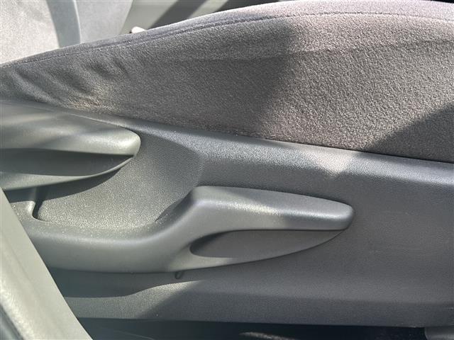 プリウスアルファ S 純正7インチナビ/TV/Bluetoothオーディオ/CD/DVD/バックカメラ/クルーズコントロール/スマートキー/オートライト/純正フロアマット(19枚目)