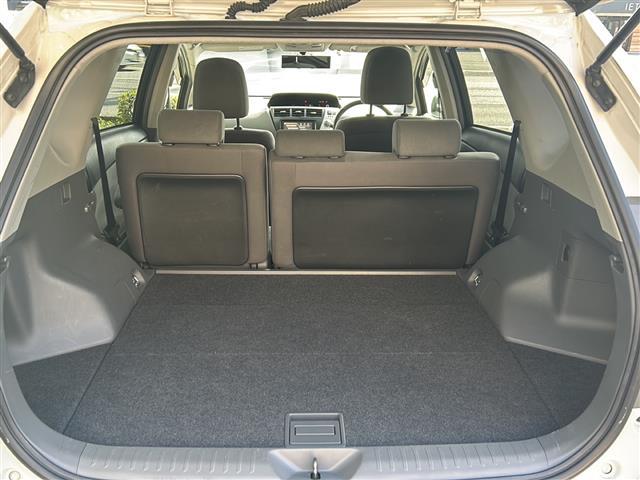 プリウスアルファ S 純正7インチナビ/TV/Bluetoothオーディオ/CD/DVD/バックカメラ/クルーズコントロール/スマートキー/オートライト/純正フロアマット(24枚目)