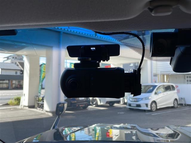 ランドクルーザープラド TX Lパッケージ 70thアニバーサリーリミテッド サンルーフ 純正9インチナビ フルセグナビ 茶レザー デジタルインナーミラー 360°ドライブレコーダー ETC トヨタセーフティーセンス ブラックルーフレール シートヒーター エアシート(8枚目)