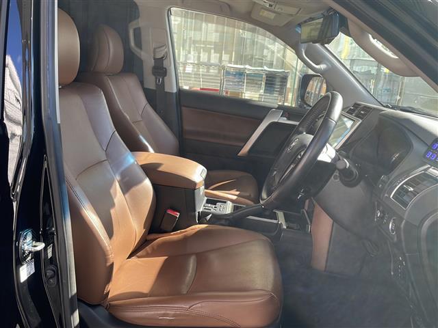 ランドクルーザープラド TX Lパッケージ 70thアニバーサリーリミテッド サンルーフ 純正9インチナビ フルセグナビ 茶レザー デジタルインナーミラー 360°ドライブレコーダー ETC トヨタセーフティーセンス ブラックルーフレール シートヒーター エアシート(10枚目)