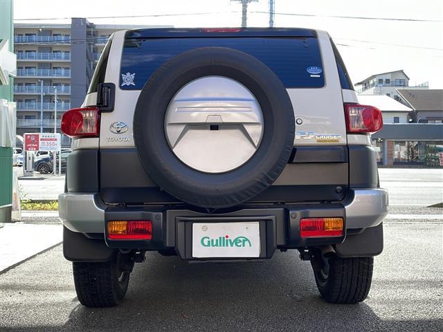 FJクルーザー カラーパッケージ 純正ナビ/フルセグTV/Bluetoothオーディオ/ETC/4WD/WEDSキーラー17インチAW/ETC/純正フロアマット/コーナーセンサー/クルコン/純正フロアマット(21枚目)