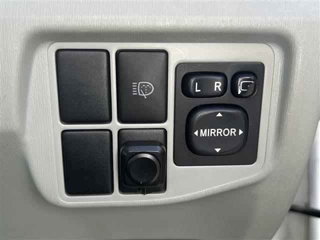 プリウス Ｓ　ＬＥＤエディション　純正ナビ・ＬＥＤヘッドライト（7枚目）