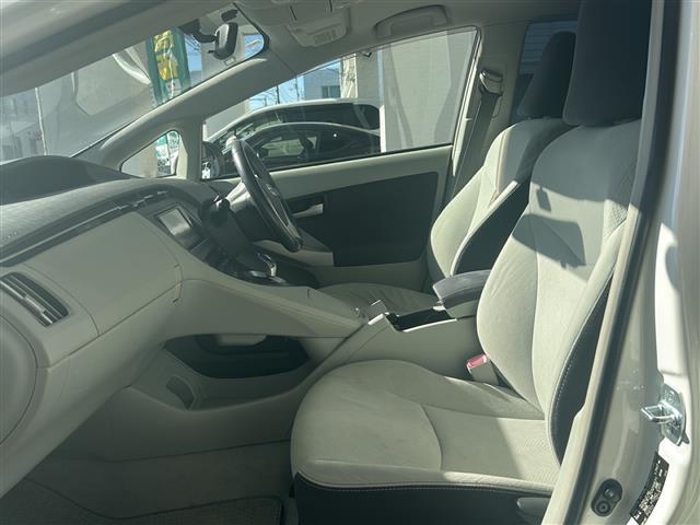 プリウス Ｓ　ＬＥＤエディション　純正ナビ・ＬＥＤヘッドライト（15枚目）