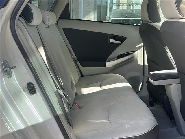 プリウス Ｓ　ＬＥＤエディション　純正ナビ・ＬＥＤヘッドライト（16枚目）