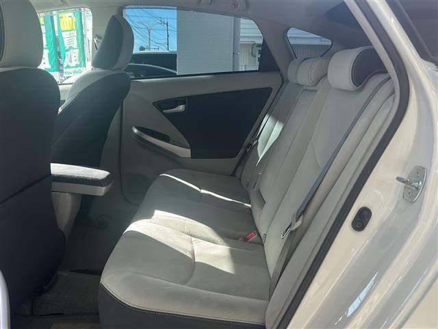 プリウス Ｓ　ＬＥＤエディション　純正ナビ・ＬＥＤヘッドライト（17枚目）