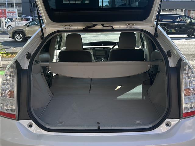 プリウス Ｓ　ＬＥＤエディション　純正ナビ・ＬＥＤヘッドライト（19枚目）