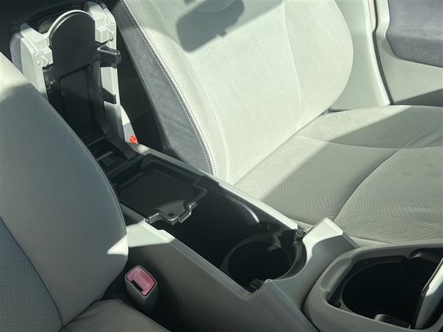 プリウス Ｓ　ＬＥＤエディション　純正ナビ・ＬＥＤヘッドライト（21枚目）