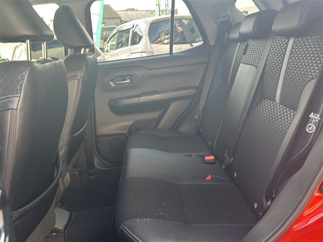 ロッキー プレミアム 9インチナビ・バックモニター・ETC・前席シートヒーター・プッシュスタート(11枚目)