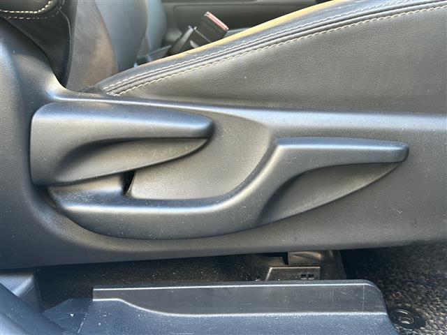 シエンタ ハイブリッドG クエロ 純正ナビ・両側電動スライド・バックモニター・トヨタセーフティセンス・ハーフレザーシート(13枚目)