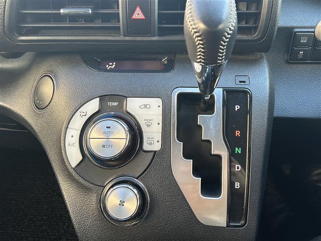 シエンタ ハイブリッドG クエロ 純正ナビ・両側電動スライド・バックモニター・トヨタセーフティセンス・ハーフレザーシート(15枚目)