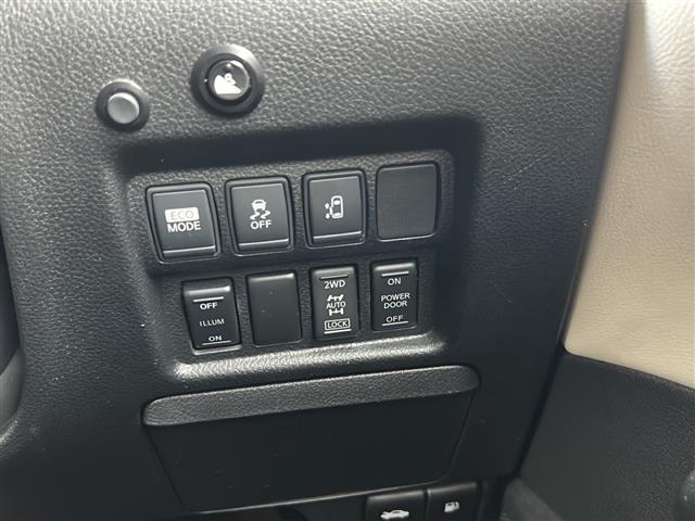 エルグランド ライダー 白本革シート マニュアルシート ☆4WD☆スマートキー×2☆パワースライドドア☆レザーシート☆アラウンドビューモニター☆メーカーオプションHDDナビ☆DVD/MSV/フルセグTV/USB☆純正フリップダウンモニター☆ETC(21枚目)