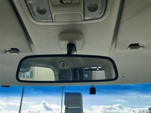 Ｎ－ＢＯＸカスタム Ｇ・ターボＬパッケージ　☆ワンオーナー☆両側パースライドドア☆スマートキー×２☆社外メモリーナビ（ＡＩＣ－ＺＨ０９９９Ｌ）☆ＤＶＤ／ＭＳＶ／ＢＴ／デジタルＴＶ☆ＥＴＣ☆純正フルエアロ☆皮巻きステアリング☆ステアリングスイッチ（5枚目）