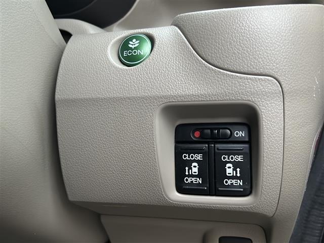 N-BOX G・Lパッケージ スマートキー2本 両側パワースライドドア 純正メモリーナビ(VXM-155C) Bluetooth/CD ETC2.0 バックカメラ 純正フロアマット ドアバイザー ステアリングスイッチ(9枚目)