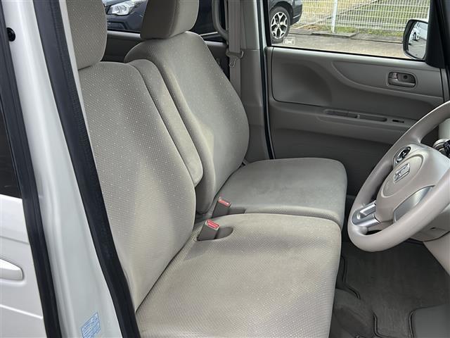 N-BOX G・Lパッケージ スマートキー2本 両側パワースライドドア 純正メモリーナビ(VXM-155C) Bluetooth/CD ETC2.0 バックカメラ 純正フロアマット ドアバイザー ステアリングスイッチ(13枚目)