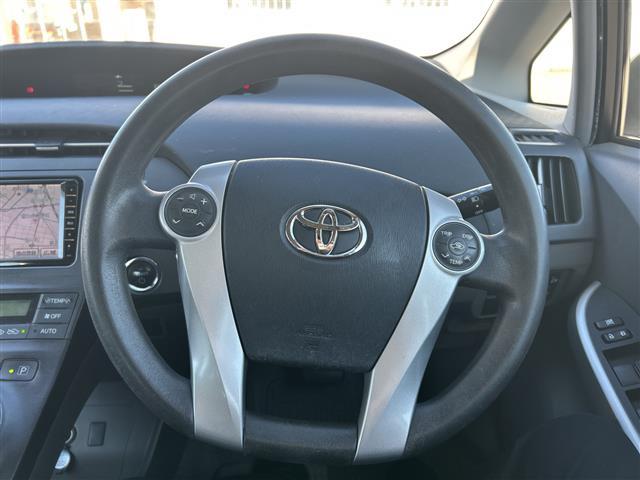 プリウス Ｌ　スマートキー　純正ＨＤＤナビ（ＮＨＺＮ－Ｗ５９Ｇ）　フルセグＴＶ　ＣＤ／ＤＶＤ再生　Ｂｌｕｅｔｏｏｔｈ　純正フロアマット　純正ドアバイザー　電格ウィンカーミラー　オートライト☆ヘッドライトレベライザー（2枚目）