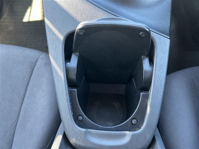 プリウス Ｌ　スマートキー　純正ＨＤＤナビ（ＮＨＺＮ－Ｗ５９Ｇ）　フルセグＴＶ　ＣＤ／ＤＶＤ再生　Ｂｌｕｅｔｏｏｔｈ　純正フロアマット　純正ドアバイザー　電格ウィンカーミラー　オートライト☆ヘッドライトレベライザー（7枚目）