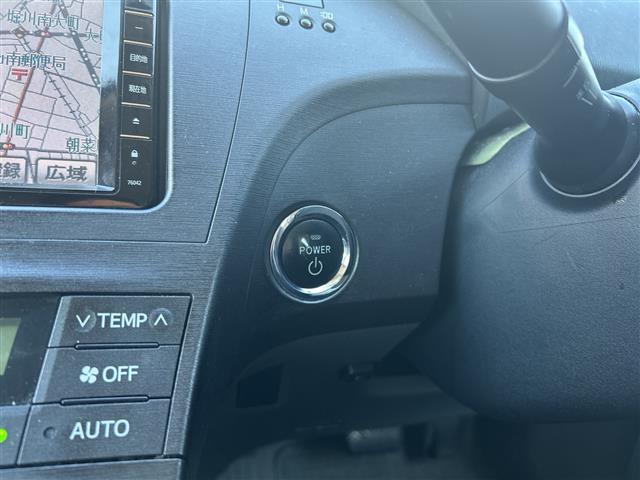 プリウス Ｌ　スマートキー　純正ＨＤＤナビ（ＮＨＺＮ－Ｗ５９Ｇ）　フルセグＴＶ　ＣＤ／ＤＶＤ再生　Ｂｌｕｅｔｏｏｔｈ　純正フロアマット　純正ドアバイザー　電格ウィンカーミラー　オートライト☆ヘッドライトレベライザー（13枚目）