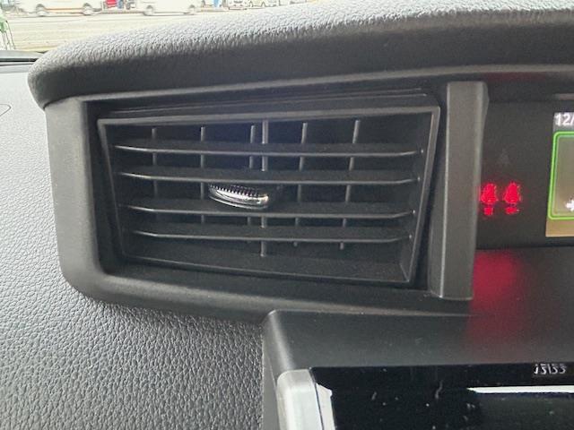 ルーミー カスタムＧ　☆ワンオーナー☆全周囲カメラ☆両側パワスラ☆スマートキー☆純正９インチディスプレイオーディオ☆Ａｐｐｌｅ　ＣａｒＰｌａｙ／Ａｎｄｒｏｉｄ　Ａｕｔｏ☆ＢＴ／ＵＳＢ接続☆クリアランスソナー（2枚目）