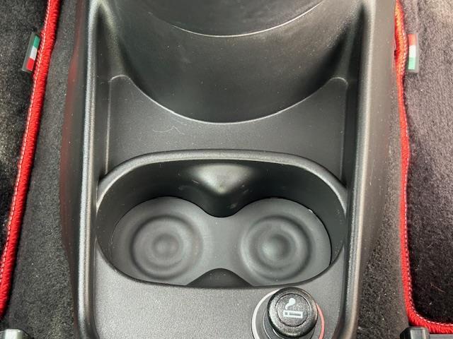 アバルト５９５ コンペティツィオーネ　☆ワンオーナー☆ハーフレザーシート☆社外メモリーナビ（ＣＮ－Ｒ３００Ｄ）☆ＤＶＤ／ＭＳＶ／ＢＴ／フルセグＴＶ☆ＡＵＸ／ＵＳＢ接続☆バックカメラ☆純正ＥＴＣ☆リモコンキー☆バックソナー☆メッキミラー（16枚目）