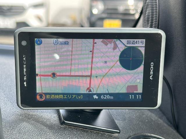 アバルト５９５ コンペティツィオーネ　☆ワンオーナー☆ハーフレザーシート☆社外メモリーナビ（ＣＮ－Ｒ３００Ｄ）☆ＤＶＤ／ＭＳＶ／ＢＴ／フルセグＴＶ☆ＡＵＸ／ＵＳＢ接続☆バックカメラ☆純正ＥＴＣ☆リモコンキー☆バックソナー☆メッキミラー（28枚目）