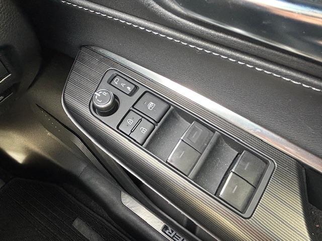 ハリアー Ｇ　☆ワンオーナー☆スマートキー×２☆ハーフレザーシート☆純正ディスプレオーディオ☆Ａｐｐｌｅ　ＣａｒＰｌａｙ／Ａｎｄｒｏｉｄ　Ａｕｔｏ☆ＡＵＸ／ＵＳＢ／ＢＴ☆バックカメラ☆デジタルインナーミラー（26枚目）