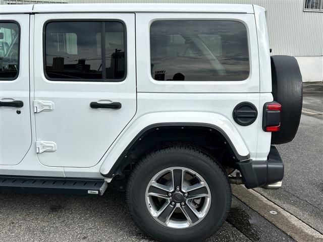 ジープ・ラングラーアンリミテッド サハラ　☆ワンオーナー☆４ＷＤ☆レザーシート☆ＦＲカメラ☆ステップ☆スマートキー×２☆メーカーオプションナビ☆ＵＳＢ／ＡＵＸ☆ＥＴＣ２．０☆前席シートヒーター☆プッシュスタート☆ＬＥＤヘッドライト（23枚目）