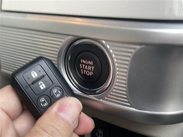 スペーシア ハイブリッドＸ　ワンオーナー　４ＷＤ　ＳＤナビ　ＣＤ　ＤＶＤ　ＢＴ　ラジオ　ＤＴＶ　ＳＤ　全方位カメラ　両側パワースライドドア　ＥＴＣ　エンジンスターター　スペアキー　レーダーブレーキサポート（13枚目）