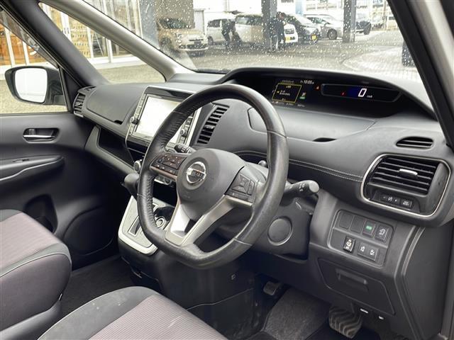 セレナ ハイウェイスター Vセレクション 純正ナビ/フルセグTV プロパイロット 両側パワースライドドア クルーズコントロール 純正AW コーナーセンサー前後 フルセグ フロアマット純正 LEDライト オートライト(11枚目)