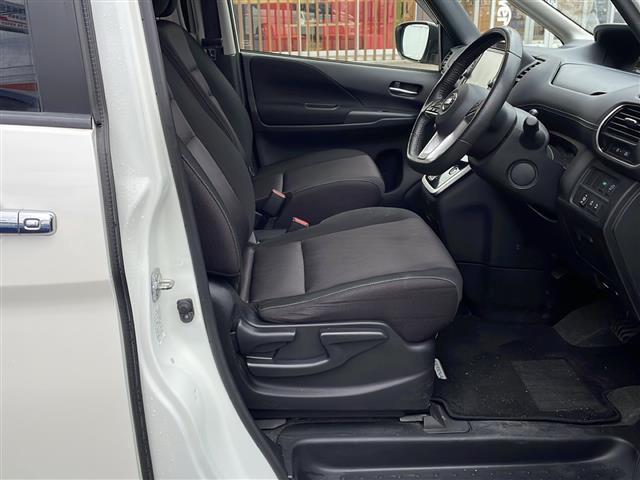 セレナ ハイウェイスター Vセレクション 純正ナビ/フルセグTV プロパイロット 両側パワースライドドア クルーズコントロール 純正AW コーナーセンサー前後 フルセグ フロアマット純正 LEDライト オートライト(21枚目)