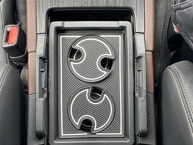 ハリアー Ｚ　レザーパッケージ　ワンオーナー　パノラミックビューモニター　ＪＢＬプレミアムサウンド　寒冷地仕様　モデリスタフルエアロ　メーカーナビ　フルセグＴＶ　Ｂｌｕｅｔｏｏｔｈ　ラジオ　ＵＳＢ　Ｍｉｒａｃａ（17枚目）