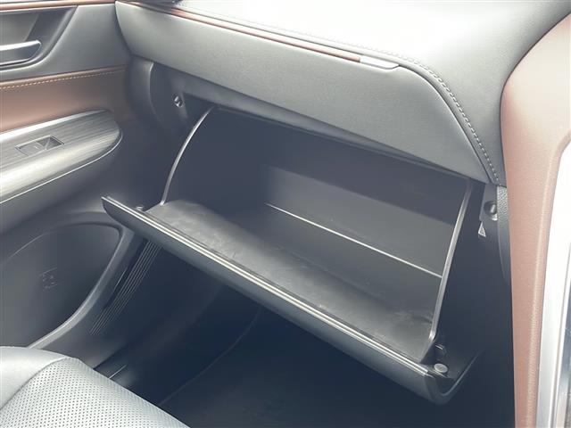 ハリアー Ｚ　レザーパッケージ　ワンオーナー　パノラミックビューモニター　ＪＢＬプレミアムサウンド　寒冷地仕様　モデリスタフルエアロ　メーカーナビ　フルセグＴＶ　Ｂｌｕｅｔｏｏｔｈ　ラジオ　ＵＳＢ　Ｍｉｒａｃａ（21枚目）